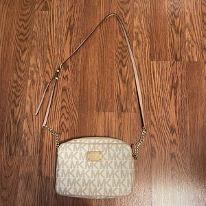 White and gold Michael Kors crossbody
